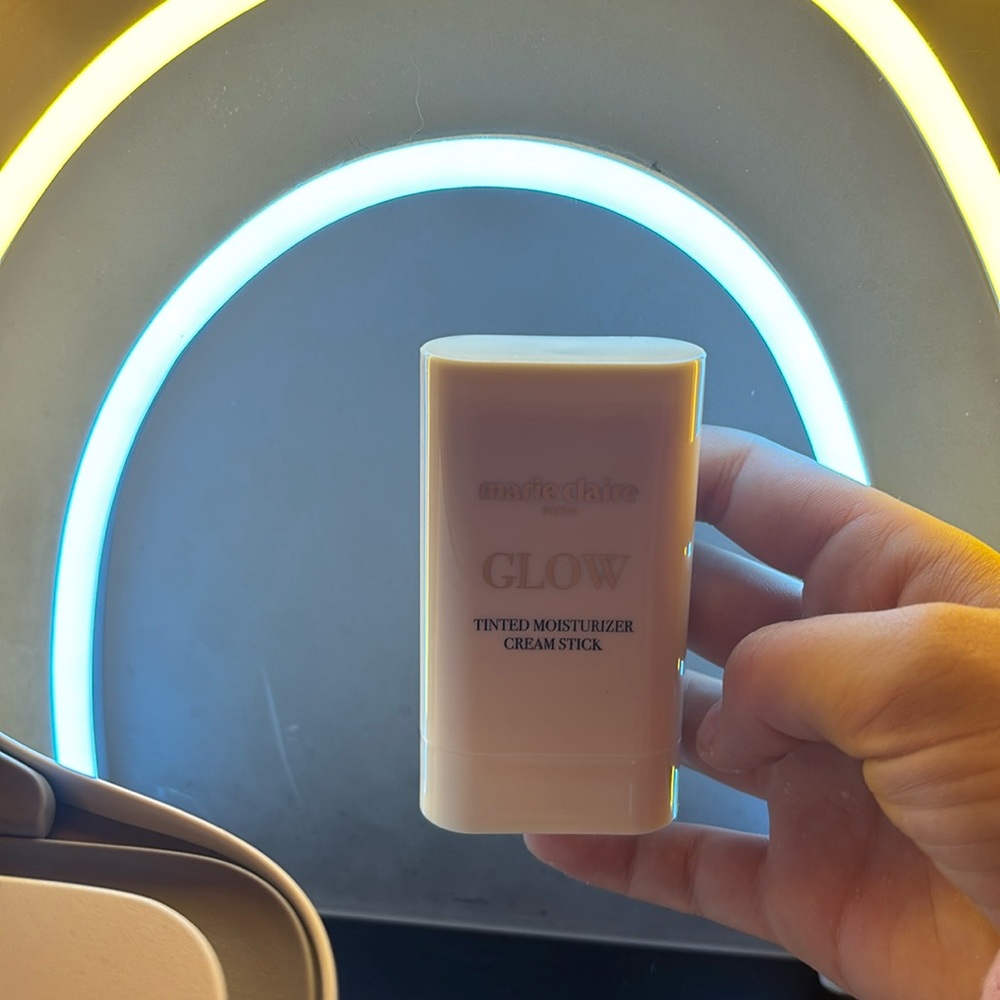 Brand new!! Glow tinted mois cream stick